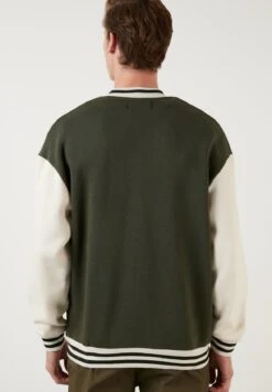 Oversize Fit - Bomberjacks - Khaki -About You Winkel 0207655af0db42f18c0a7b67fe08ee5b