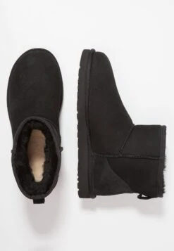 Ugg Classic Mini - Korte Laarzen - Black -About You Winkel 226fe8c658ee47ebb01d09434d562a83