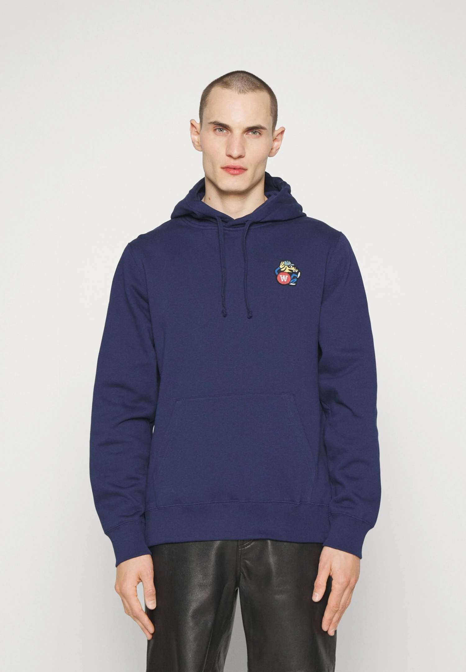 Wood Wood Ian Doggy Patch Hoodie - Sweater - Navy 3 Wood Wood Ian Doggy Patch Hoodie - Sweater - Navy