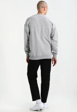 URBAN CLASSICS Crewneck - Sweater - Grey 10 URBAN CLASSICS Crewneck - Sweater - Grey -About You Winkel 2e9b52c867b34df28913cd9cf694096a