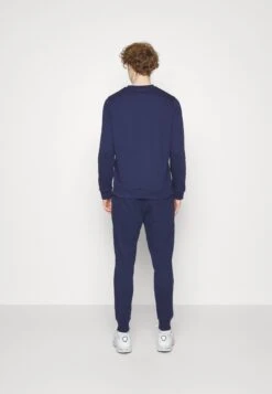 Lyle & Scott Collegiate Crew Jogger Pack - Sweater - Navy -About You Winkel 2f4867a969e743e4b4247fd54ea6c7da