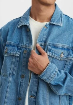 Anerkjendt Spijkerjas - Light Blue Denim -About You Winkel 423497b502974466bccdc0fbff1f01f5