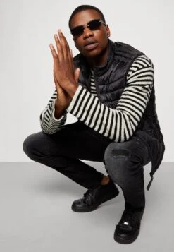 Jack & Jones Jjehero Warmer Collar Noos - Bodywarmer - Black -About You Winkel 4c522a69c79940f08cef725c0a9796c3