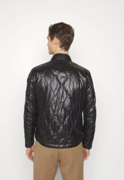 Blauer Over Jacket - Jas - Black -About You Winkel 56c029c8d07e421988c605faef91d8ae