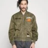Evisu Kamon Jacket - Bomberjacks - Dark Olive -About You Winkel 5babf42b65b24ee8b7990606d61cd45a