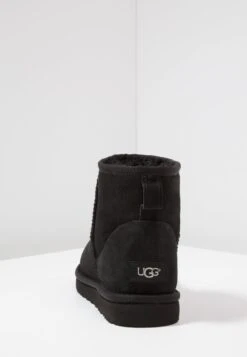Ugg Classic Mini - Korte Laarzen - Black -About You Winkel 5c3df8a71311408f815b3420df1f277d