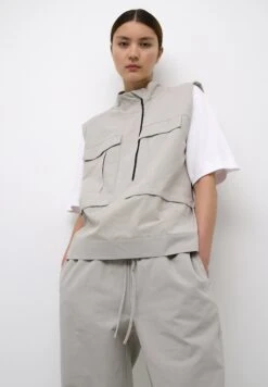 Bjoerkln- Bodywarmer - Drizzle -About You Winkel 799c3e61b1054e86a3d9ce547e25083d