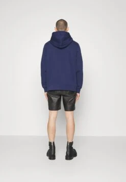 Wood Wood Ian Doggy Patch Hoodie - Sweater - Navy 12 Wood Wood Ian Doggy Patch Hoodie - Sweater - Navy -About You Winkel 995718f3ae054d259cab0e9947999603