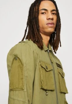 Replay Essential - Lichte Jas - Military -About You Winkel a5a62460131846b7a62d90bb8922257a