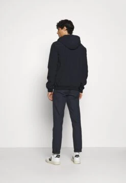 Lyle & Scott Outdoorjas - Dark Navy 10 Lyle & Scott Outdoorjas - Dark Navy -About You Winkel b8cf8b24308b4f52b6bea644ebe35e60