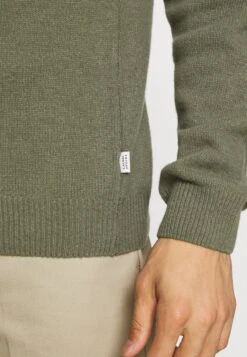 CASUAL FRIDAY Karl Crew Neck - Trui - Olivine Melange -About You Winkel c95702fb2c224c209e2751980f91aab5