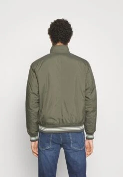 Pepe Jeans Bon - Bomberjacks - Olive -About You Winkel d19a580f09174ec090f96d54a8532edf