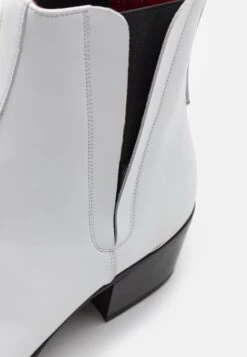 Manero Unisex - Cowboy-/Bikerlaarsjes - White -About You Winkel e0b4eb2420964359b6b9559d52a89b1a