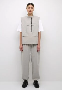 Bjoerkln- Bodywarmer - Drizzle -About You Winkel e73249baee024c98a9c9b98104d27136