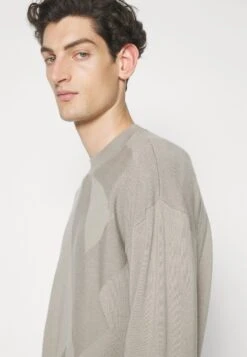 Emporio Armani Trui - Greige 15 Emporio Armani Trui - Greige -About You Winkel f4d1ac12b41d4463b548a8c7fb7105dc