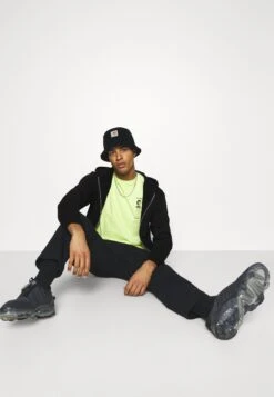 WEEKDAY Standard Zip Hoodie - Sweater Met Rits - Black 13 WEEKDAY Standard Zip Hoodie - Sweater Met Rits - Black -About You Winkel f9b7fec470504d0796db2da14ba50de5